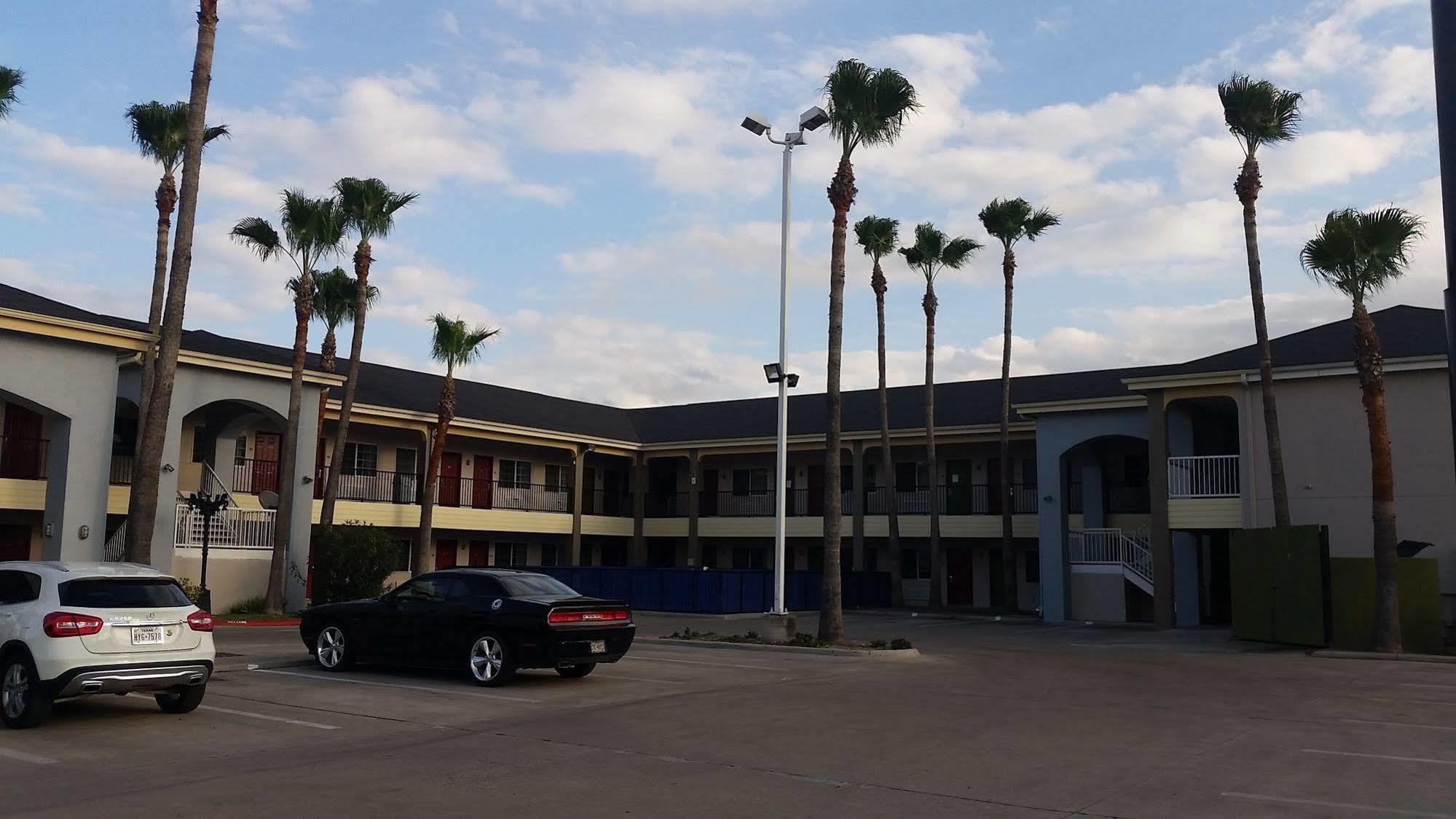 Texas Inn Downtown Mcallen Exterior photo