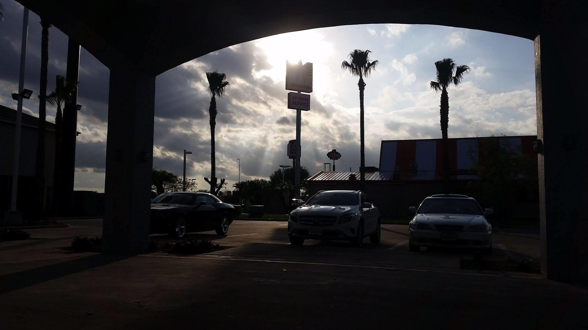 Texas Inn Downtown Mcallen Exterior photo